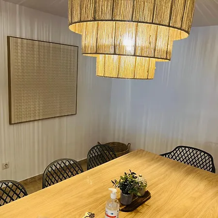Апартаменти Impeccable Large With Immense Terrace And Private Garden Overlooking The Mountain, Featuring 2 Bedrooms And Sleeping Up To 4 Guests Located 100 Meters From Plaza Maestranza