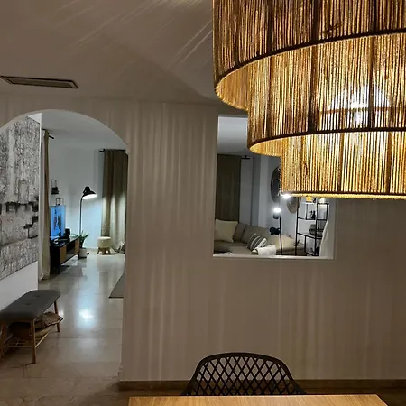 Апартаменти Impeccable Large With Immense Terrace And Private Garden Overlooking The Mountain, Featuring 2 Bedrooms And Sleeping Up To 4 Guests Located 100 Meters From Plaza Maestranza