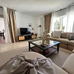 Lägenhet Impeccable Large With Immense Terrace And Private Garden Overlooking The Mountain, Featuring 2 Bedrooms And Sleeping Up To 4 Guests Located 100 Meters From Plaza Maestranza