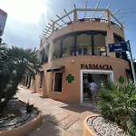 Lägenhet Impeccable Large With Immense Terrace And Private Garden Overlooking The Mountain, Featuring 2 Bedrooms And Sleeping Up To 4 Guests Located 100 Meters From Plaza Maestranza *