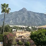 Lägenhet Impeccable Large With Immense Terrace And Private Garden Overlooking The Mountain, Featuring 2 Bedrooms And Sleeping Up To 4 Guests Located 100 Meters From Plaza Maestranza