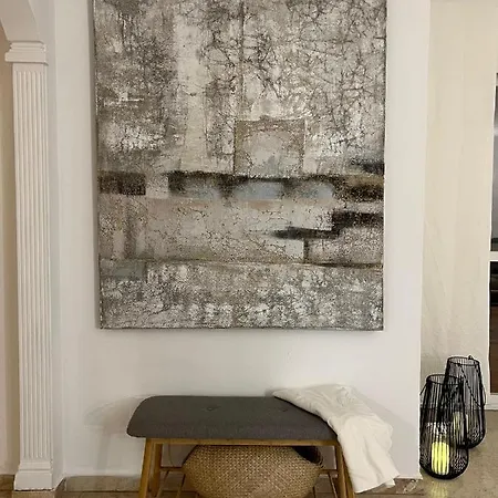 Impeccable Large With Immense Terrace And Private Garden Overlooking The Mountain, Featuring 2 Bedrooms And Sleeping Up To 4 Guests Located 100 Meters From Plaza Maestranza Appartement Marbella