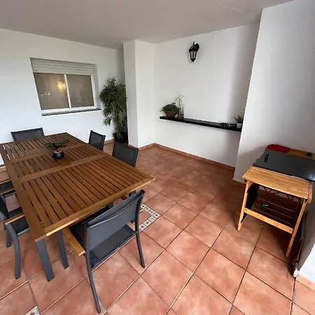 Impeccable Large With Immense Terrace And Private Garden Overlooking The Mountain, Featuring 2 Bedrooms And Sleeping Up To 4 Guests Located 100 Meters From Plaza Maestranza 公寓