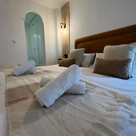 Impeccable Large With Immense Terrace And Private Garden Overlooking The Mountain, Featuring 2 Bedrooms And Sleeping Up To 4 Guests Located 100 Meters From Plaza Maestranza Apartmán Marbella