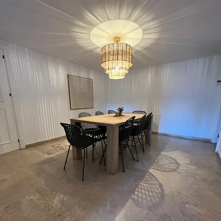 Impeccable Large With Immense Terrace And Private Garden Overlooking The Mountain, Featuring 2 Bedrooms And Sleeping Up To 4 Guests Located 100 Meters From Plaza Maestranza Apartmán *