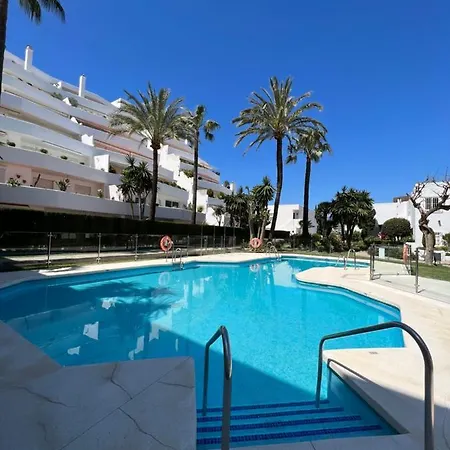 Impeccable Large With Immense Terrace And Private Garden Overlooking The Mountain, Featuring 2 Bedrooms And Sleeping Up To 4 Guests Located 100 Meters From Plaza Maestranza Apartman