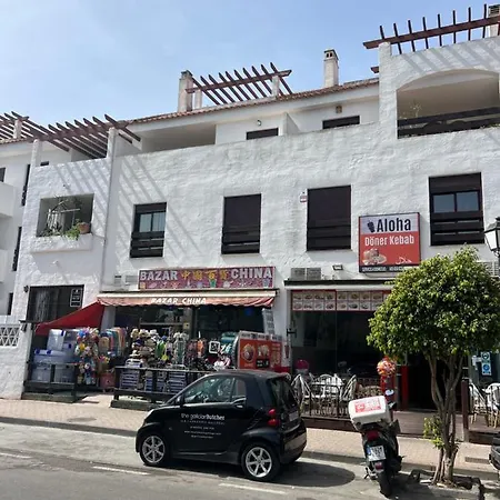 Apartmán Impeccable Large With Immense Terrace And Private Garden Overlooking The Mountain, Featuring 2 Bedrooms And Sleeping Up To 4 Guests Located 100 Meters From Plaza Maestranza *