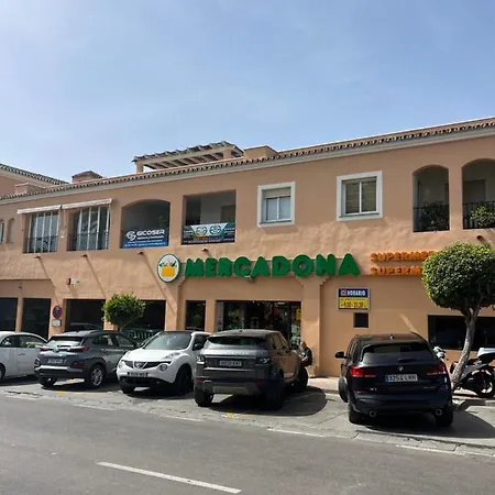 Apartmán Impeccable Large With Immense Terrace And Private Garden Overlooking The Mountain, Featuring 2 Bedrooms And Sleeping Up To 4 Guests Located 100 Meters From Plaza Maestranza