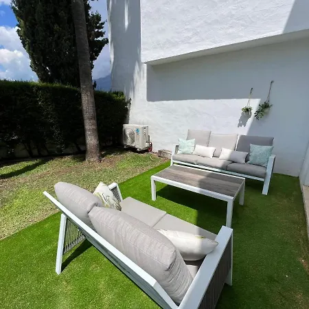 Impeccable Large With Immense Terrace And Private Garden Overlooking The Mountain, Featuring 2 Bedrooms And Sleeping Up To 4 Guests Located 100 Meters From Plaza Maestranza شقة ماربيا
