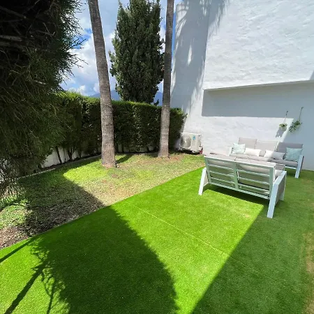 Impeccable Large With Immense Terrace And Private Garden Overlooking The Mountain, Featuring 2 Bedrooms And Sleeping Up To 4 Guests Located 100 Meters From Plaza Maestranza شقة *