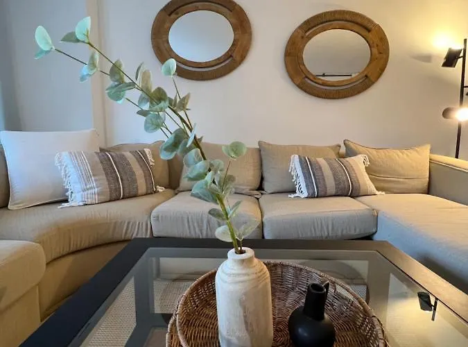 아파트 Impeccable Large With Immense Terrace And Private Garden Overlooking The Mountain, Featuring 2 Bedrooms And Sleeping Up To 4 Guests Located 100 Meters From Plaza Maestranza 마르베야