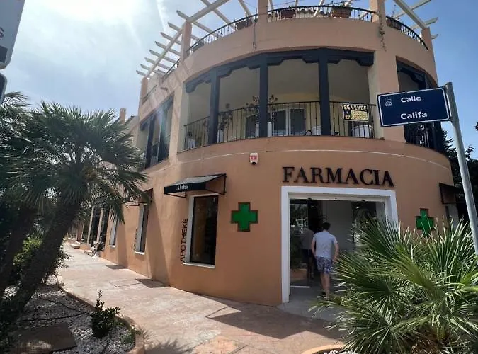 아파트 Impeccable Large With Immense Terrace And Private Garden Overlooking The Mountain, Featuring 2 Bedrooms And Sleeping Up To 4 Guests Located 100 Meters From Plaza Maestranza *