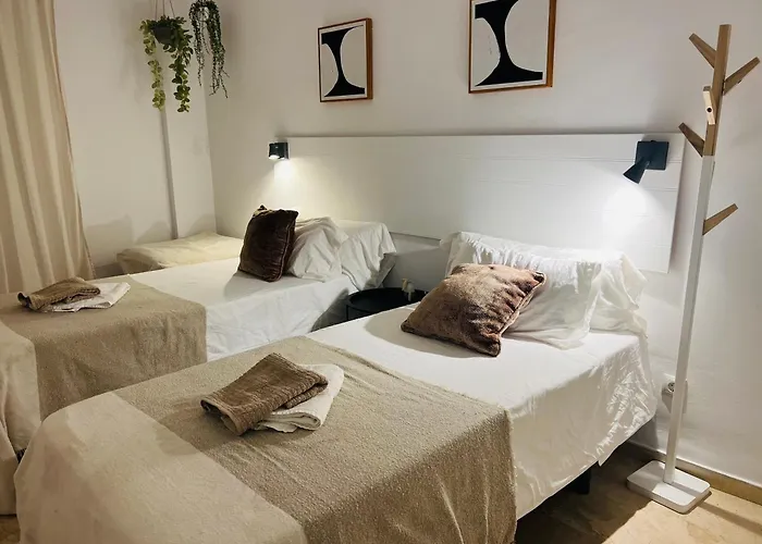 아파트 Impeccable Large With Immense Terrace And Private Garden Overlooking The Mountain, Featuring 2 Bedrooms And Sleeping Up To 4 Guests Located 100 Meters From Plaza Maestranza 마르베야