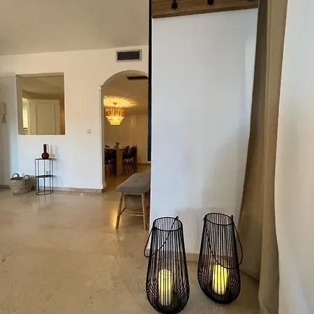 Impeccable Large With Immense Terrace And Private Garden Overlooking The Mountain, Featuring 2 Bedrooms And Sleeping Up To 4 Guests Located 100 Meters From Plaza Maestranza アパート *