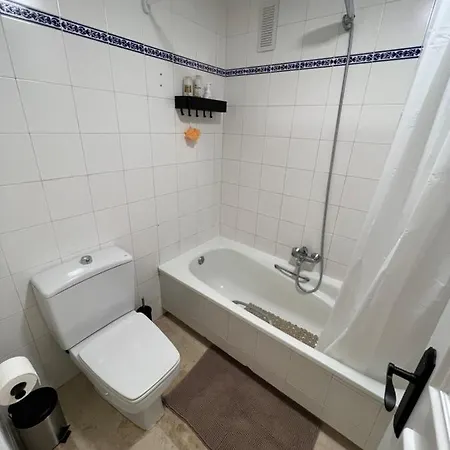 Impeccable Large With Immense Terrace And Private Garden Overlooking The Mountain, Featuring 2 Bedrooms And Sleeping Up To 4 Guests Located 100 Meters From Plaza Maestranza マルベーリャ