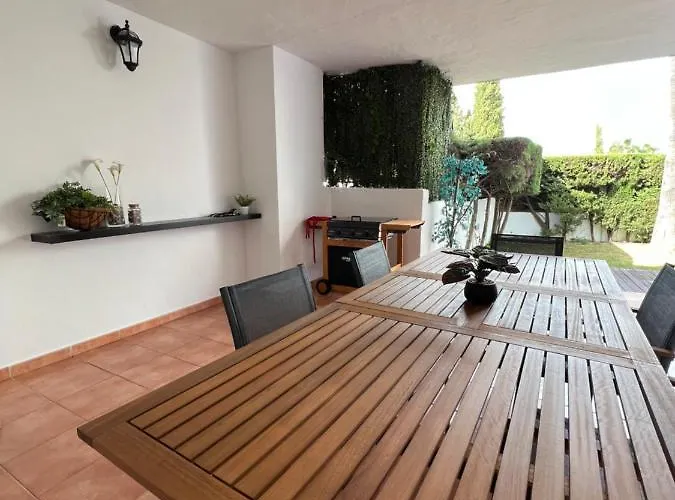 Impeccable Large With Immense Terrace And Private Garden Overlooking The Mountain, Featuring 2 Bedrooms And Sleeping Up To 4 Guests Located 100 Meters From Plaza Maestranza Μαρμπέλλα