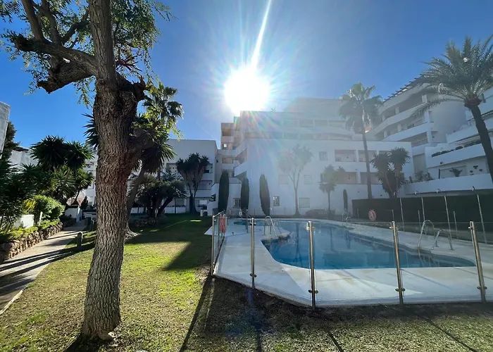 Διαμέρισμα Impeccable Large With Immense Terrace And Private Garden Overlooking The Mountain, Featuring 2 Bedrooms And Sleeping Up To 4 Guests Located 100 Meters From Plaza Maestranza