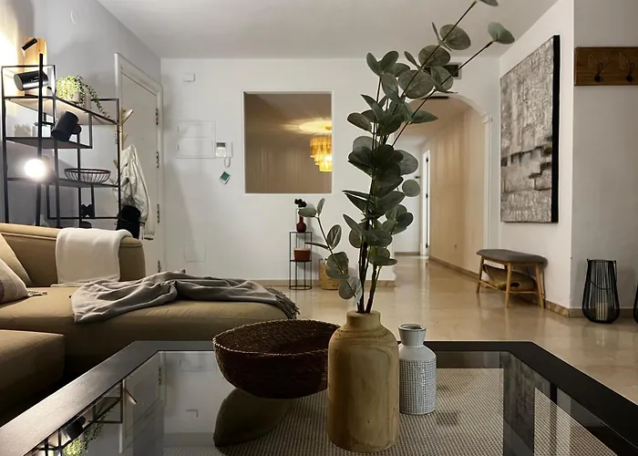 Impeccable Large With Immense Terrace And Private Garden Overlooking The Mountain, Featuring 2 Bedrooms And Sleeping Up To 4 Guests Located 100 Meters From Plaza Maestranza Διαμέρισμα *