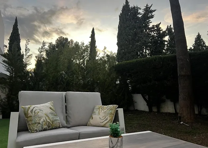 Impeccable Large With Immense Terrace And Private Garden Overlooking The Mountain, Featuring 2 Bedrooms And Sleeping Up To 4 Guests Located 100 Meters From Plaza Maestranza Διαμέρισμα