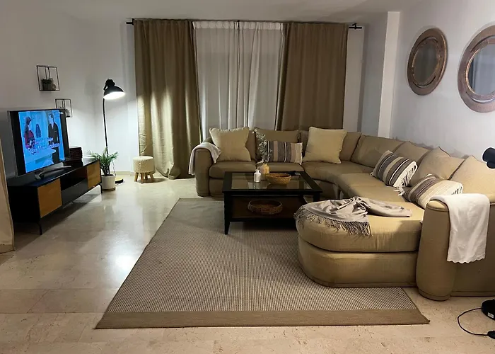 Impeccable Large With Immense Terrace And Private Garden Overlooking The Mountain, Featuring 2 Bedrooms And Sleeping Up To 4 Guests Located 100 Meters From Plaza Maestranza * Μαρμπέλλα