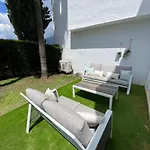 Impeccable Large With Immense Terrace And Private Garden Overlooking The Mountain, Featuring 2 Bedrooms And Sleeping Up To 4 Guests Located 100 Meters From Plaza Maestranza דירה מארבלה