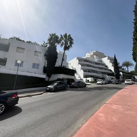 Impeccable Large With Immense Terrace And Private Garden Overlooking The Mountain, Featuring 2 Bedrooms And Sleeping Up To 4 Guests Located 100 Meters From Plaza Maestranza * Μαρμπέλλα