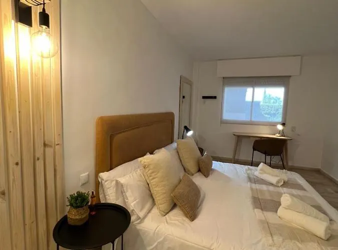 شقة Impeccable Large With Immense Terrace And Private Garden Overlooking The Mountain, Featuring 2 Bedrooms And Sleeping Up To 4 Guests Located 100 Meters From Plaza Maestranza