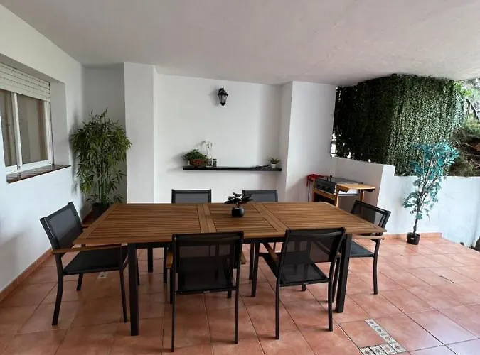 Impeccable Large With Immense Terrace And Private Garden Overlooking The Mountain, Featuring 2 Bedrooms And Sleeping Up To 4 Guests Located 100 Meters From Plaza Maestranza شقة ماربيا