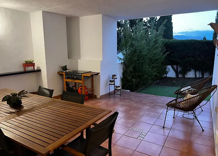 شقة Impeccable Large With Immense Terrace And Private Garden Overlooking The Mountain, Featuring 2 Bedrooms And Sleeping Up To 4 Guests Located 100 Meters From Plaza Maestranza ماربيا